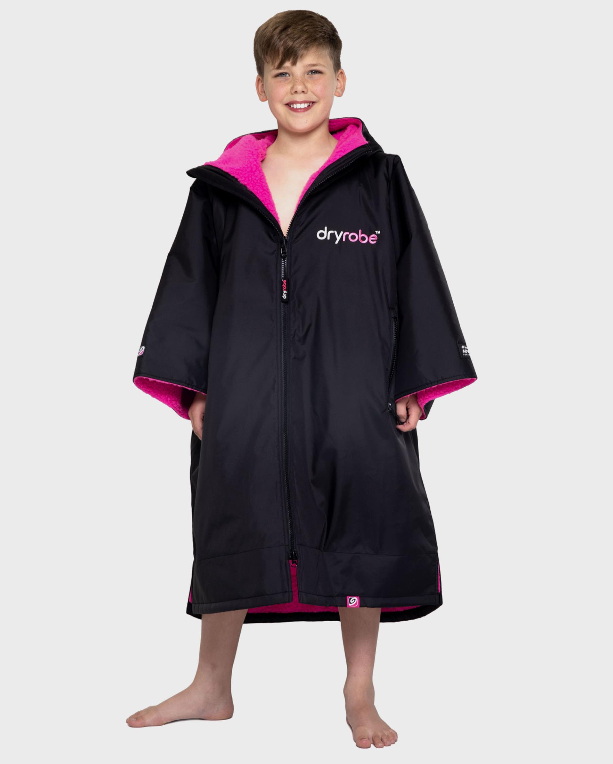 DRYROBE Advance Short Sleeve KIDS Schwarz Pink 5-9 wasserdichter unisex Outdoor-Umkleidemantel