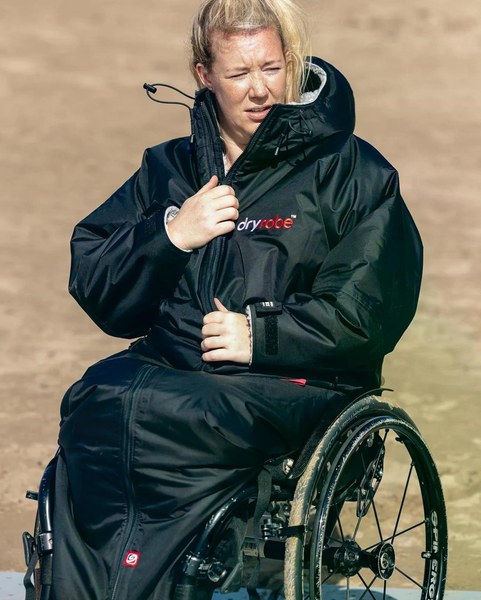 DRYROBE® Adapt Schwarz Grau L wetterfester Langmantel für Rollstuhlfahrer