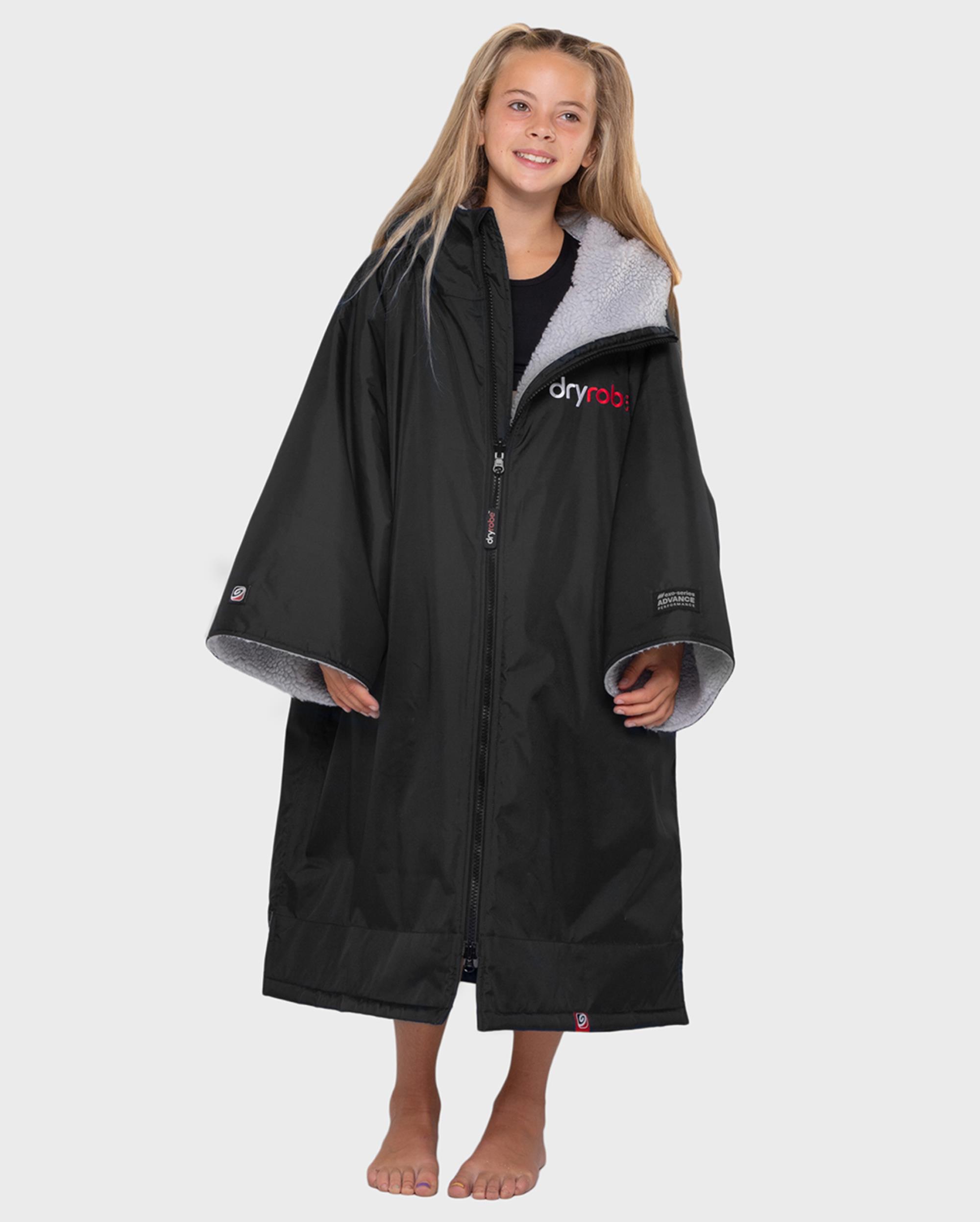 DRYROBE Advance Short Sleeve KIDS Schwarz Grau 5-9 wasserdichter unisex Outdoor-Umkleidemantel