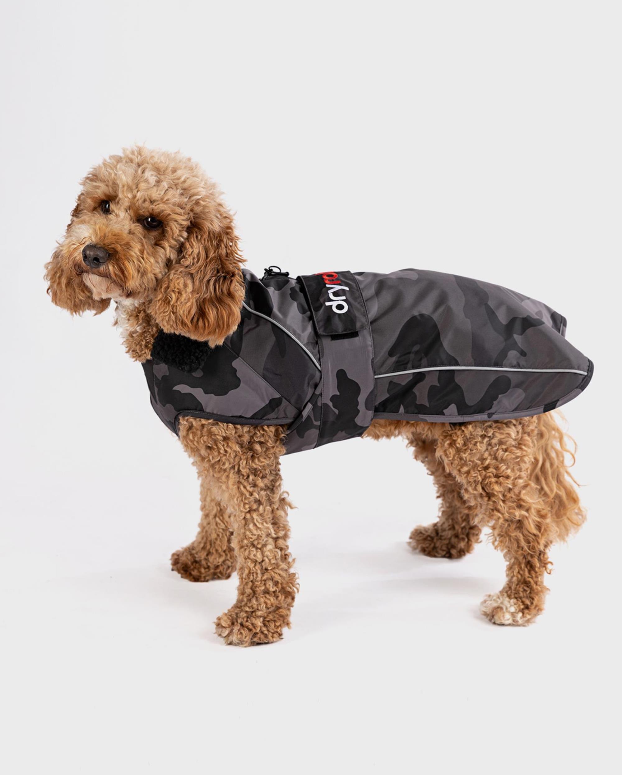 DRYROBE Dog Coat Hundemantel Schwarz Camo M wetterfest und wasserdicht mit Fleece-Futter